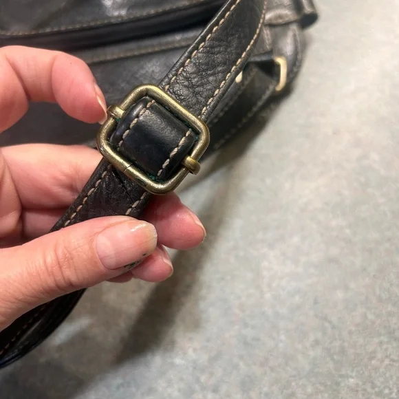 Vintage fossil, pebble leather, black sling bag/saddle bag, Crossbody - Picture 6 of 11